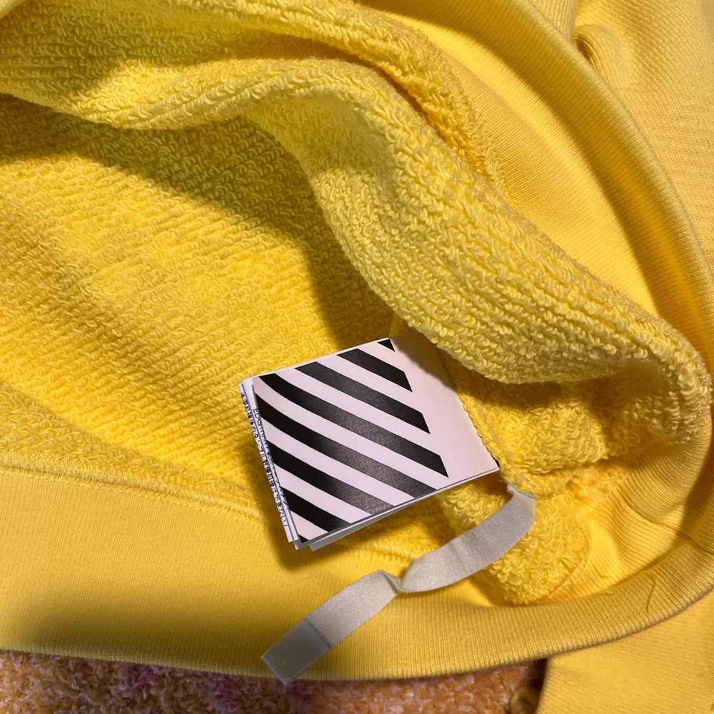 Off-White Yellow Sweatshirt with Leaf Design - Picture 5 of 9
